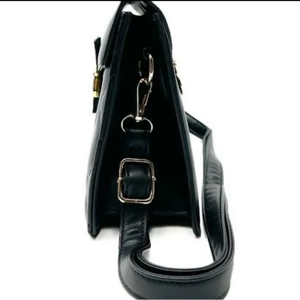 Elegant Black Quilted Handbag - Picture 3 of 6